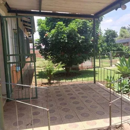 Rent this 3 bed apartment on Markus Avenue in East Lynne, Pretoria