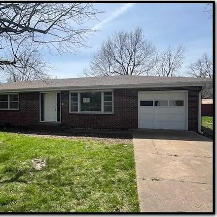 Buy this 3 bed house on 476 West Lawrence Street in Marionville, MO 65705