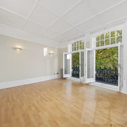 Rent this 4 bed apartment on West Hampstead Station in West End Lane, London