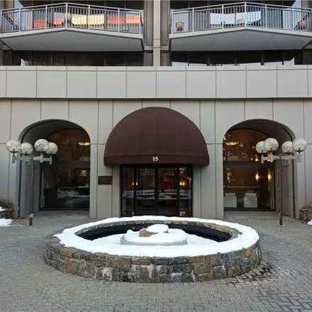Image 3 - 15 Stewart Place, City of White Plains, NY 10603, USA - Condo for sale