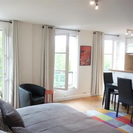 Image 2 - 19 Quai de Montebello, 75005 Paris, France - Apartment for rent