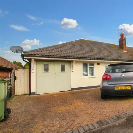 Rent this 2 bed house on Elizabeth Drive in Oadby, LE2 4RE