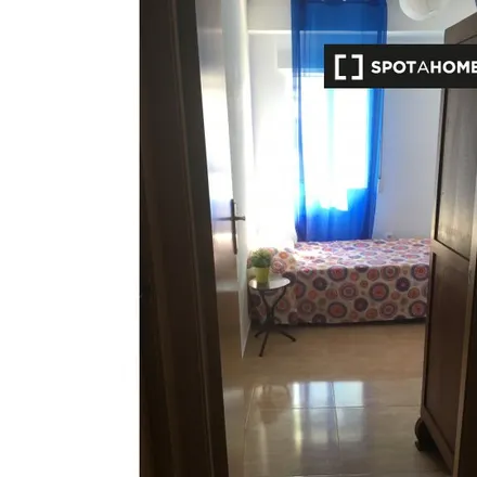 Rent this 1 bed room on Carrer de Felipe Herrero / Calle de Felipe Herrero in 48, 03012 Alicante