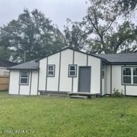 Buy this 3 bed house on 5054 Birkenhead Road in Lake Shore, Jacksonville
