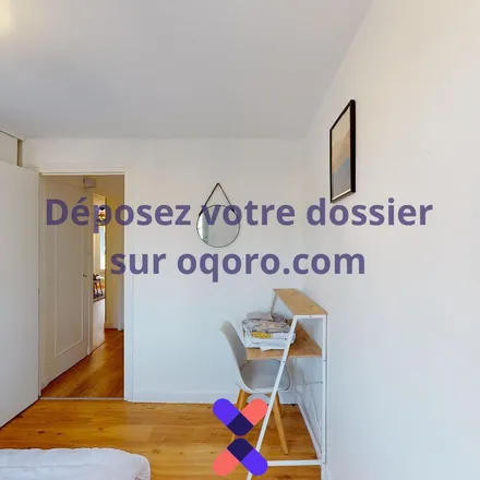 Rent this 3 bed apartment on 54 Rue du Docteur Hermite in 38000 Grenoble, France