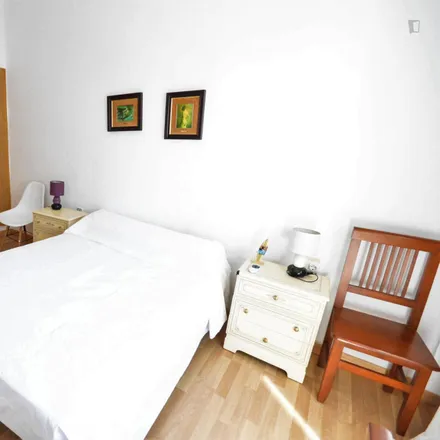 Rent this 3 bed apartment on Centre de Salut República Argentina in Carrer de la República Argentina, 8