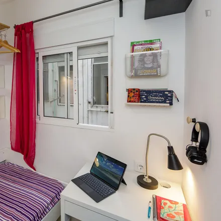 Rent this 4 bed room on Carrer d'Orient in 5, 08904 l'Hospitalet de Llobregat