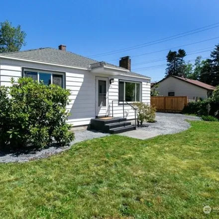 Buy this 2 bed house on 616 NE 152nd St in Shoreline, Washington