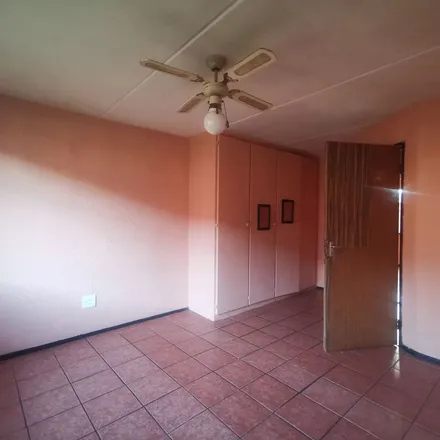 Rent this 2 bed apartment on Commissioner Street in Burgershoop, Krugersdorp