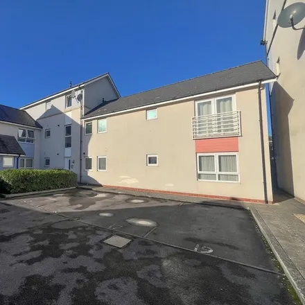 Rent this 2 bed apartment on 81 Guillemot Road in Bristol, BS20 7PG