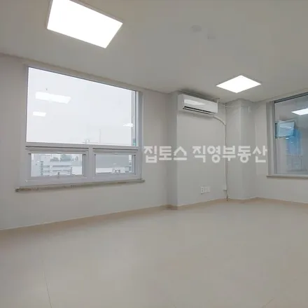 Rent this studio apartment on 서울특별시 강남구 역삼동 826-30