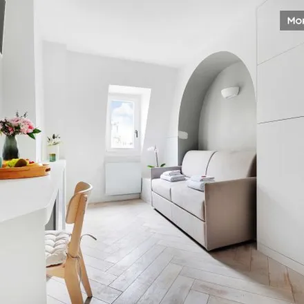 Image 2 - 17 Rue Montalivet, 75008 Paris, France - Apartment for rent