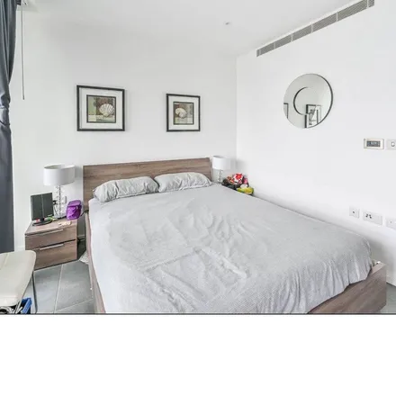 Image 5 - Dollar Bay, 3 Dollar Bay Place, Canary Wharf, London, E14 9AD, United Kingdom - Apartment for rent