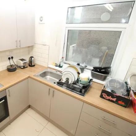 Image 3 - The Golden Age, Cambrian Place, Y Graig, CF37 1BT, United Kingdom - House for rent