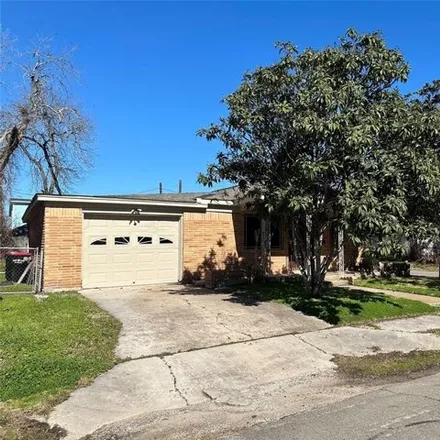 Image 2 - 1600 Carlton Street, Baytown, TX 77520, USA - House for sale