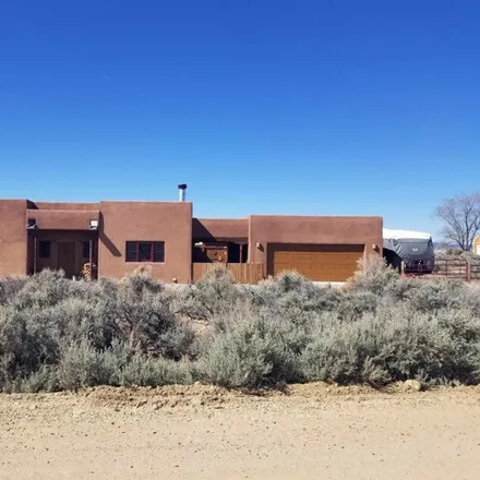 Buy this 2 bed house on 1016 Piedra Vista in Taos County, NM 87529