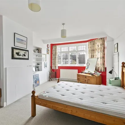 Image 8 - Ormond Drive, London, TW12 2UB, United Kingdom - Duplex for rent