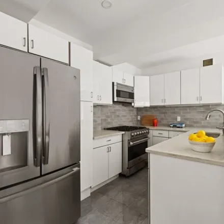 Image 5 - 435 East 76th Street, New York, NY 10021, USA - Condo for sale