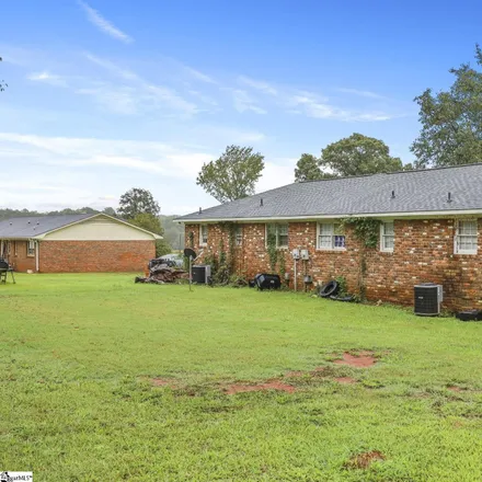 Image 4 - 201 Tanglewood Road, Wellford, Spartanburg County, SC 29385, USA - Duplex for sale
