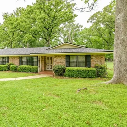 Buy this 4 bed house on 948 Wesley Avenue in North Highlands, Shreveport