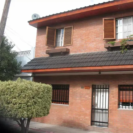 Buy this studio house on 673 - Joaquín Spandonari 3100 in Partido de Tres de Febrero, 1678 Caseros