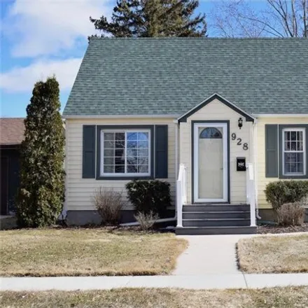 Buy this 3 bed house on 934 Arnold Avenue North in Thief River Falls, MN 56701