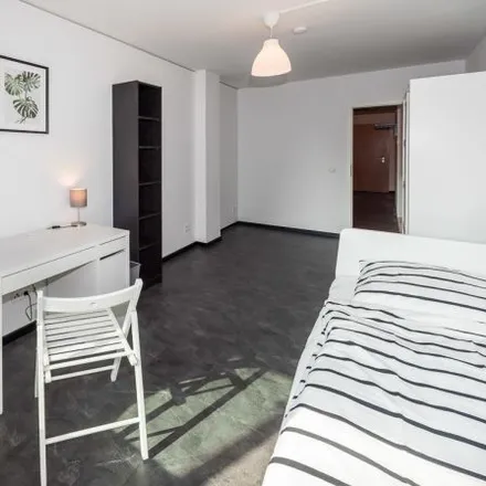 Rent this 2 bed room on Skyper Carré in Taunusanlage 1, 60329 Frankfurt
