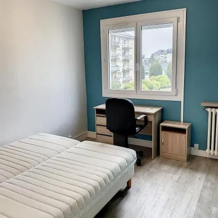 Image 5 - 21 Rue Joachim du Bellay, 49007 Angers, France - Apartment for rent