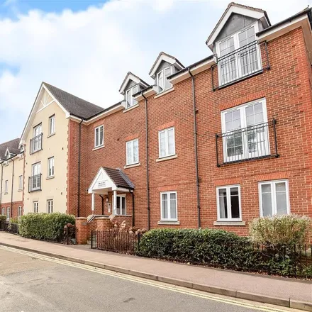 Rent this 1 bed apartment on Whinbush Road in Hitchin, SG5 1QF