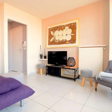 Image 5 - 74500 Évian-les-Bains, France - Apartment for rent