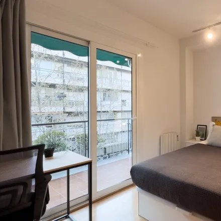 Rent this 6 bed room on Carrer de Benet Mateu in 38, 08034 Barcelona