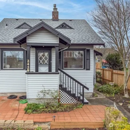 Buy this 3 bed house on 2775 25th Street in Everett, WA 98201