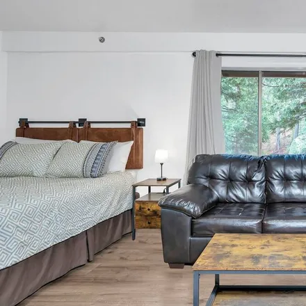 Rent this studio condo on Yosemite West