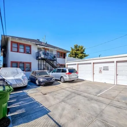 Image 4 - 1401 Orchard Avenue, Los Angeles, CA 90006, USA - House for sale