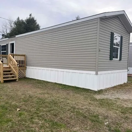 Buy this studio apartment on 73 Anthony Circle in Swanzey, NH 03446
