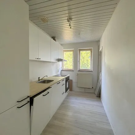 Image 6 - Rue de la Source, 6010 Couillet, Belgium - Apartment for rent
