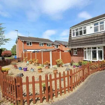 Buy this 3 bed house on Mere Oak Road in South Staffordshire, WV6 7NB
