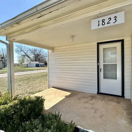 Image 2 - 626 Elm Avenue, Woodward, OK 73801, USA - House for sale