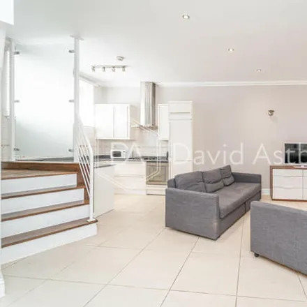 Rent this 2 bed room on Lawford's Wharf in London, NW1 0EH