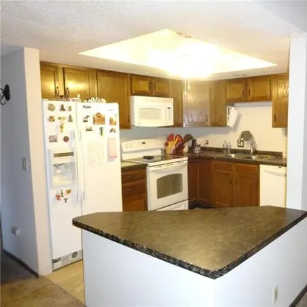 Image 3 - 58th Avenue North, Crystal, MN 55429, USA - Condo for sale