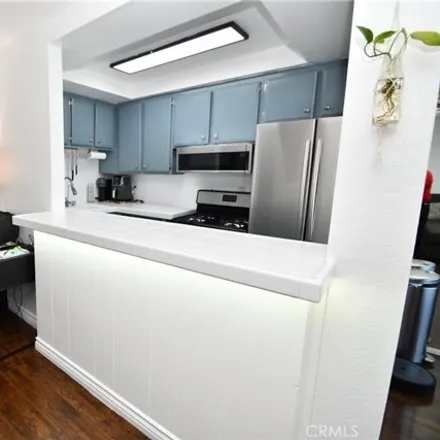 Buy this 1 bed condo on 906 West 26th Street in Los Angeles, CA 90731