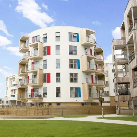 Rent this 2 bed apartment on Glenalmond Avenue in Cambridge, CB2 8DT