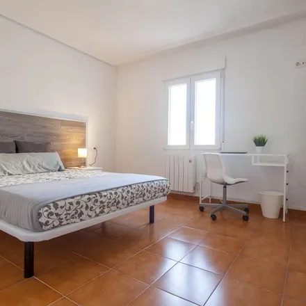 Rent this 6 bed room on Avinguda del Primat Reig in 63, 46019 Valencia