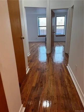 Image 2 - 1329 Seneca Avenue, New York, NY 10474, USA - Apartment for rent