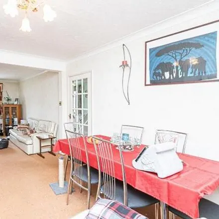 Image 7 - Coopers Hill, Chipping Ongar, CM5 9EE, United Kingdom - House for sale