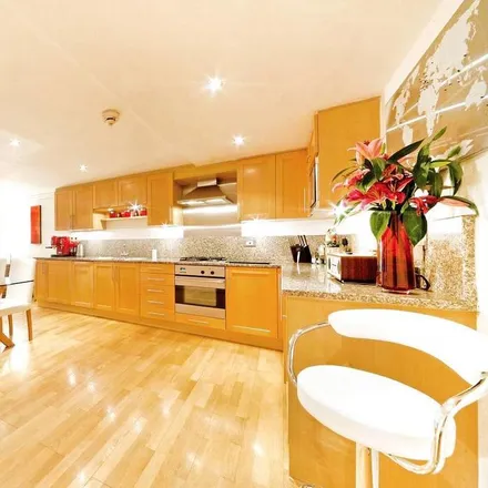 Rent this 3 bed apartment on 326 Finchley Road in London, NW3 7AZ