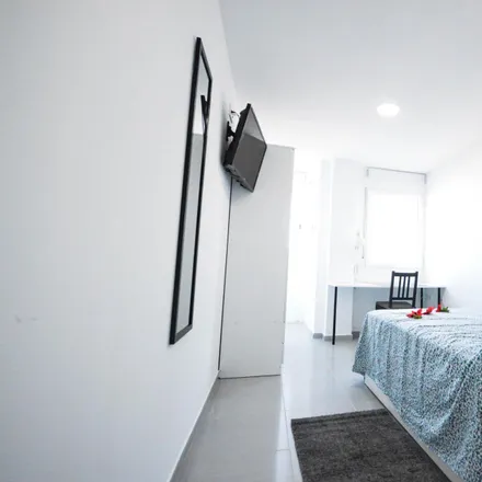 Rent this 4 bed room on Carrer de Luis Bolinches Compañ in 46023 Valencia, Spain