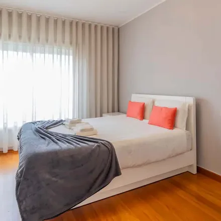 Rent this 2 bed apartment on Avenida da República in 4450-242 Matosinhos, Portugal