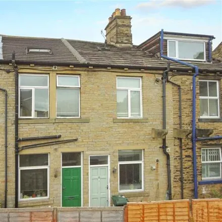 Buy this 3 bed townhouse on High Street Place in Wrose, BD10 8NR