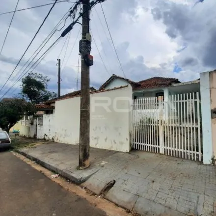 Rent this 2 bed house on Rua Jesuíno de Arruda in Centro, São Carlos - SP